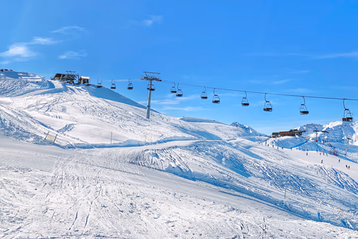 Sauze d’Oulx ski resort under snow